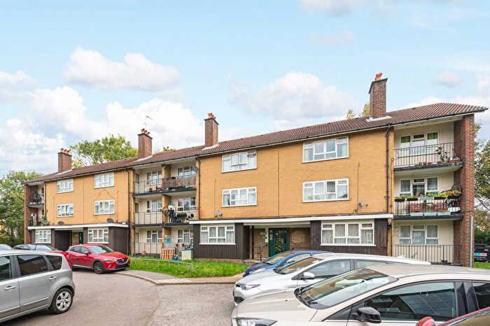 2 Bedroom Flat For Sale In Pawsons Road, Croydon, CR0