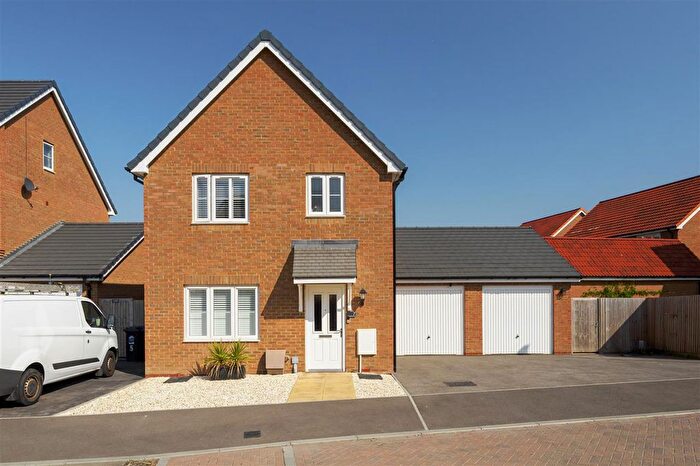3 Bedroom Detached House To Rent In Blackmill Way, Sandwich, CT13