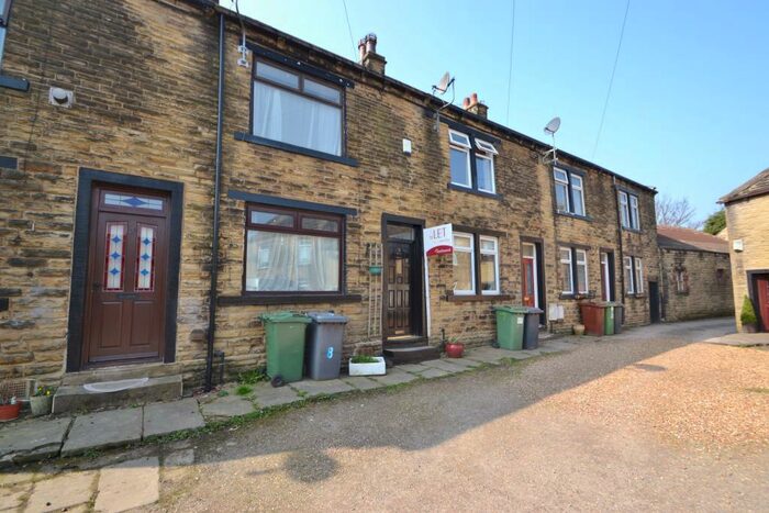 2 Bedroom Terraced House To Rent In Beaumont Square, Pudsey, Leeds, LS28