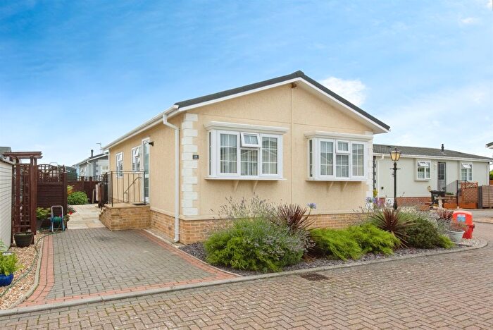2 Bedroom Mobile/park Home For Sale In Rymer Court, Barnham, Thetford, IP24