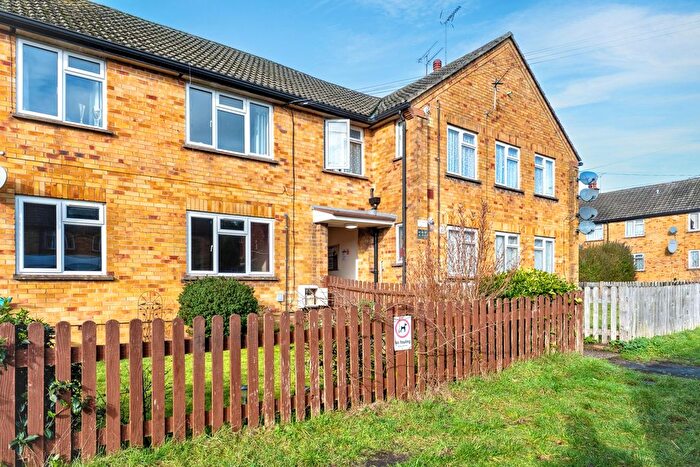 2 Bedroom Flat For Sale In Suttonfield, Whitehill, Bordon, GU35
