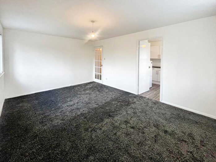 2 Bedroom Flat To Rent In Conway Gardens, Grays, RM17