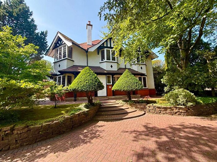 5 Bedroom Detached House For Sale In Park Lane, Macclesfield, SK11