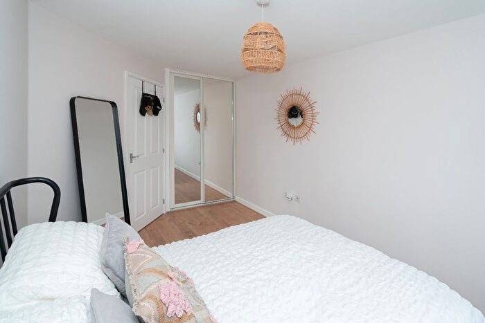 2 Bedroom Flat For Sale In Dodd Road, Watford, Hertfordshire, WD24