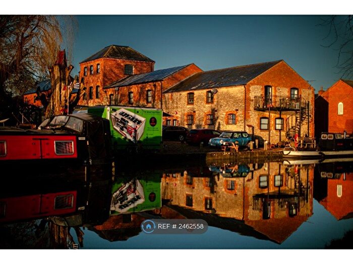 2 Bedroom Flat To Rent In Cosgrove, Milton Keynes, MK19