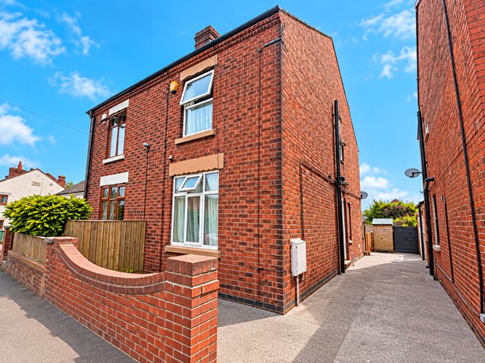 3 Bedroom House To Rent In South Street, Riddings, DE55