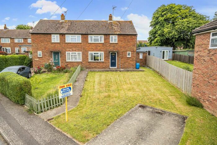 3 Bedroom Semi-Detached House For Sale In Cornwallis Avenue, Linton, ME17