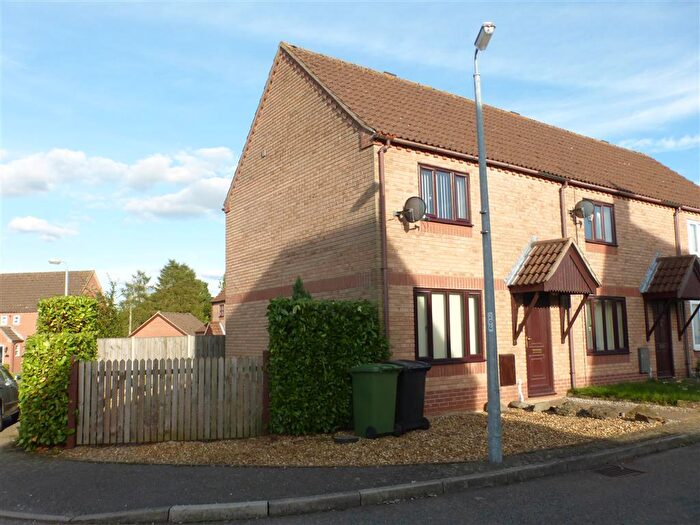 2 Bedroom End Of Terrace House To Rent In Blenheim Way, Watton, Thetford, IP25