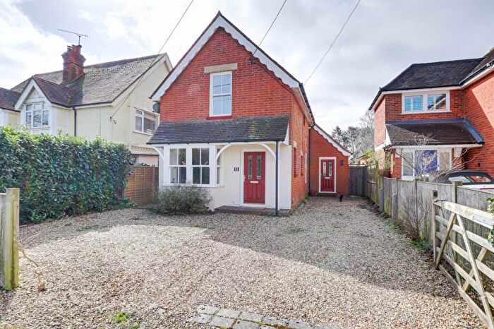 3 Bedroom Detached House For Sale In Woodlands Road, Sonning Common, South Oxfordshire, RG4