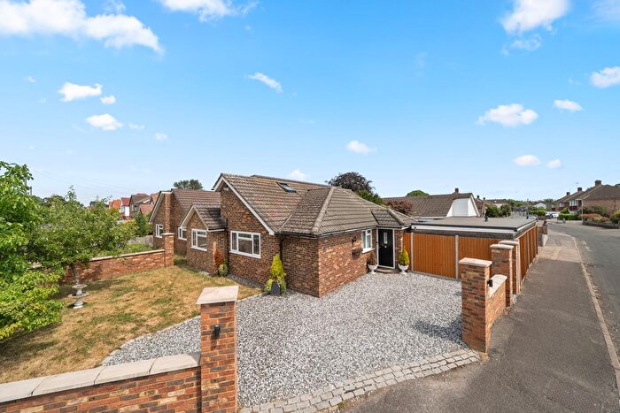 5 Bedroom Detached House For Sale In Addlestone, Surrey, KT15