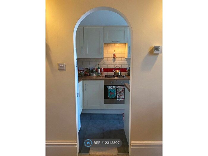 1 Bedroom Flat To Rent In London, London, W14