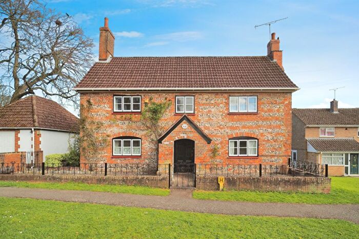 3 Bedroom Detached House For Sale In Sidbury Circular Road, Tidworth, SP9