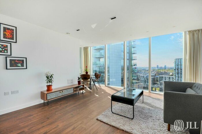 2 Bedroom Apartment To Rent In Skyline Apartments Devan Grove, N4