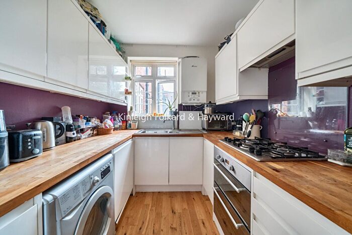 3 Bedroom Flat To Rent In Argyle Road, West Ealing, London, W13