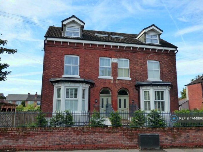 1 Bedroom Flat To Rent In Ryley Mount, Stockport, SK2