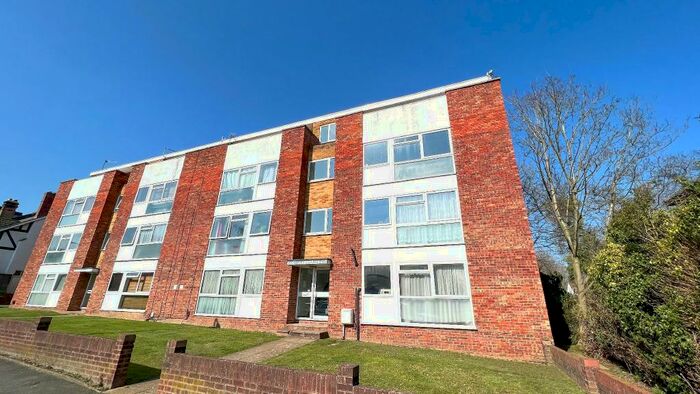 2 Bedroom Flat To Rent In Ross Road, Wallington, Surrey, SM6