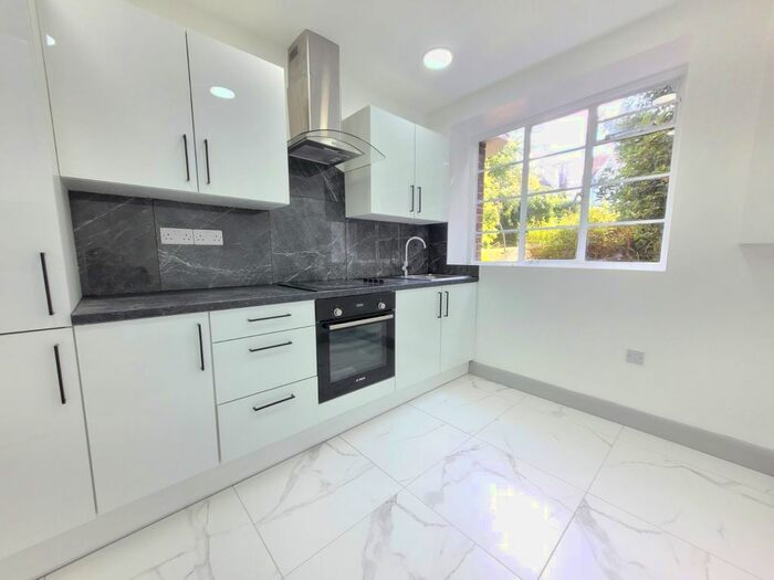 1 Bedroom Flat To Rent In Colney Hatch Lane, London, N10