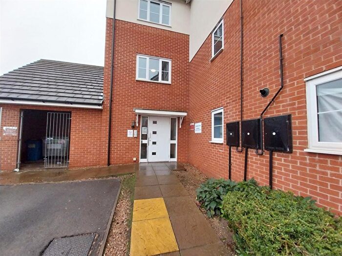 2 Bedroom Flat To Rent In Flat, Crossman Close, Chelmsley Wood, Birmingham, B37
