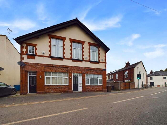 2 Bedroom Flat For Sale In Peel Lane, Peel Lane, M29
