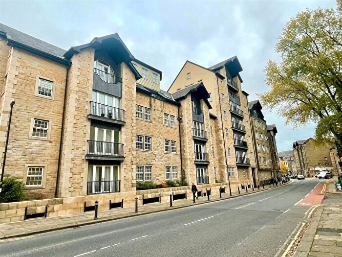 3 Bedroom Flat For Sale In Damside Street, Lancaster, Lancashire, LA1
