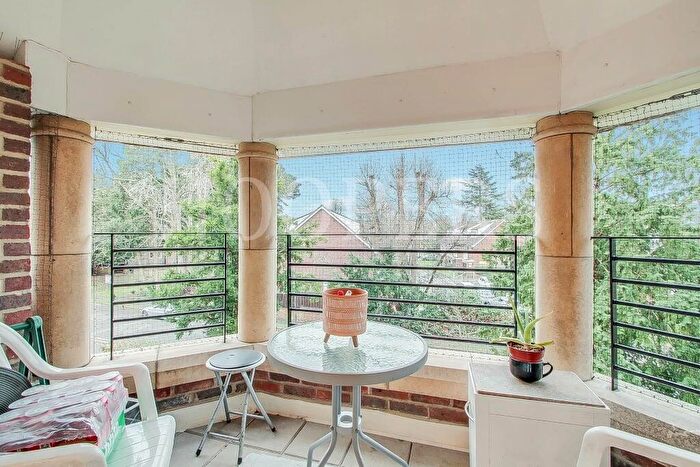 2 Bedroom Apartment For Sale In Westfield Park, Hatch End, Pinner, HA5