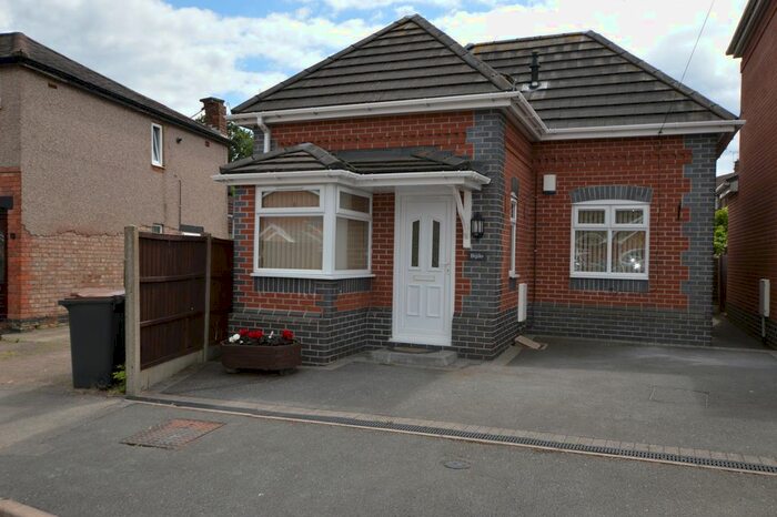 2 Bedroom Detached Bungalow To Rent In Croft Road, Bedworth, CV12