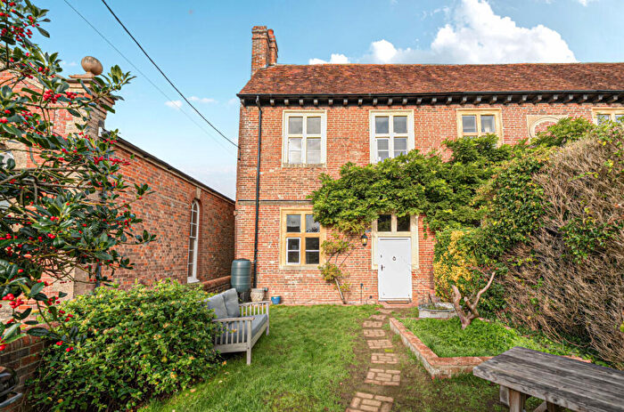 Semi-Detached House For Sale In The Lynches, Whiteparish, Salisbury, Wiltshire, SP5