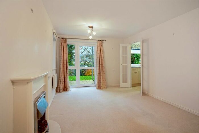 1 Bedroom Flat For Sale In Rivers Edge Court, Oaklands Drive, Okehampton EX20