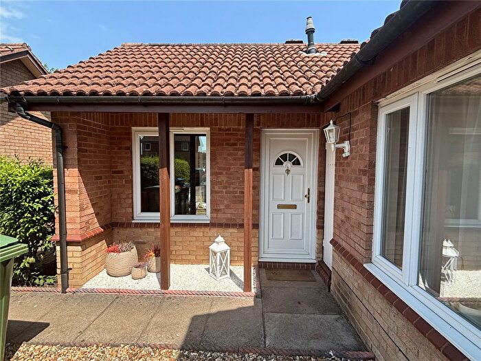 2 Bedroom Bungalow For Sale In Bottesford Close, Emerson Valley, Milton Keynes, Buckinghamshire, MK4