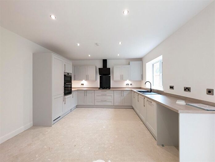 4 Bedroom Detached House For Sale In Grange Way, Gristhorpe, YO14