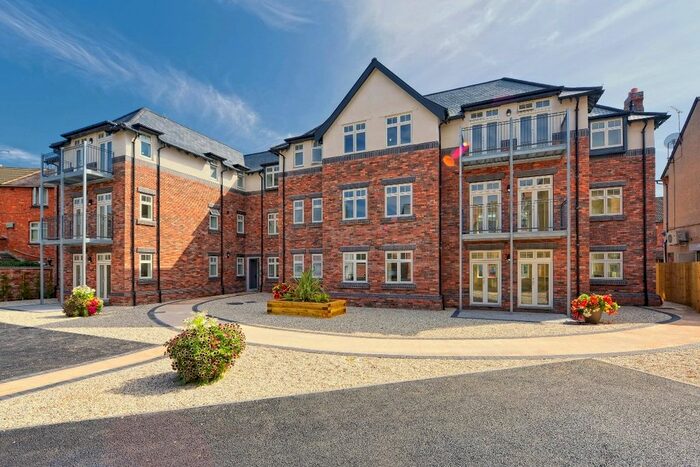 2 Bedroom Flat To Rent In Priory Road, Kenilworth, CV8