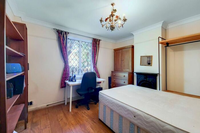 3 Bedroom Cottage To Rent In Eden Grove, Walthamstow, London, E17
