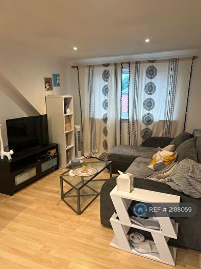 1 Bedroom Flat To Rent In Dallas Road, London, NW4