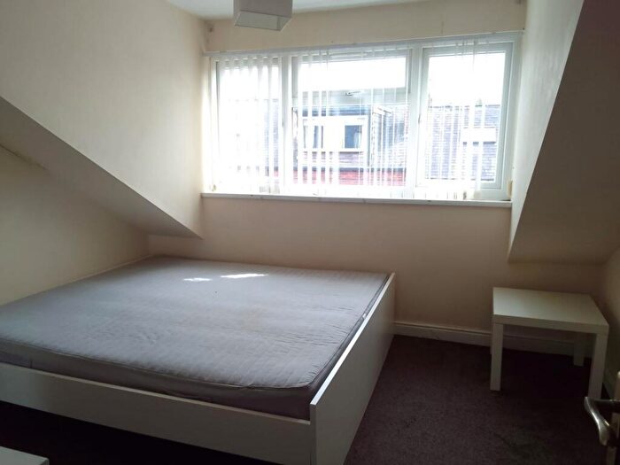 4 Bedroom House To Rent In Welton Mount, Leeds, LS6