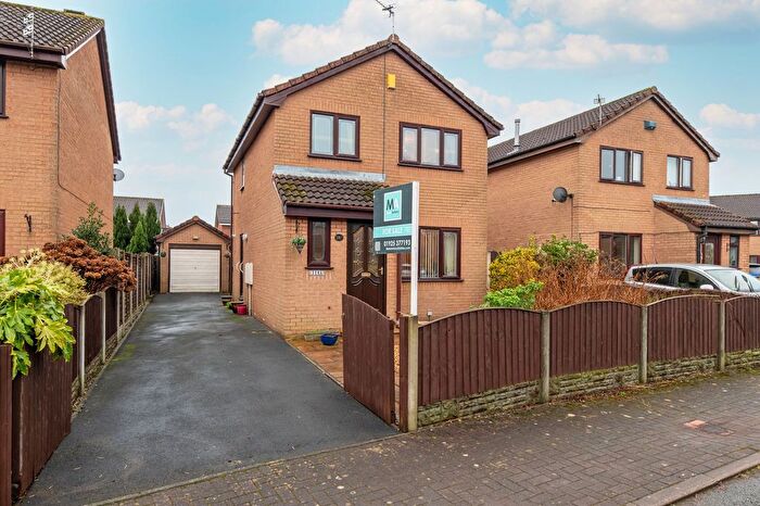 3 Bedroom Detached House For Sale In Castle Green, Westbrook, WA5