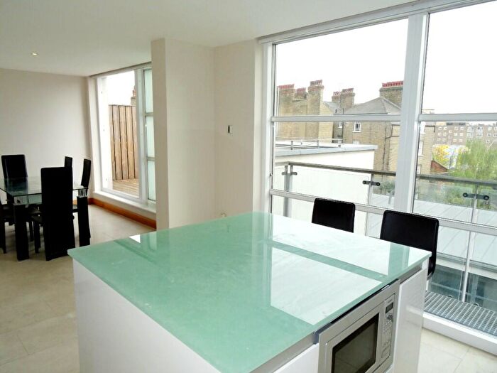 2 Bedroom Penthouse To Rent In Bell Street, London, NW1
