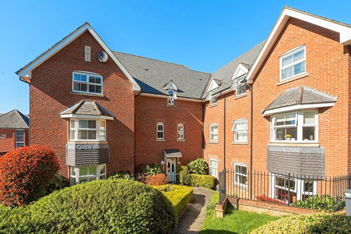 2 Bedroom Flat For Sale In Gowers Yard, Tring, HP23