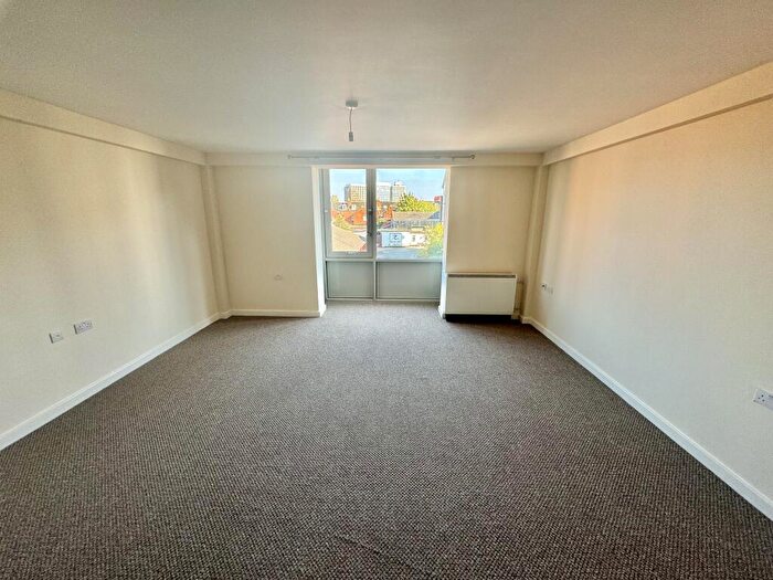 2 Bedroom Flat To Rent In Fremington Court, Coventry, CV1