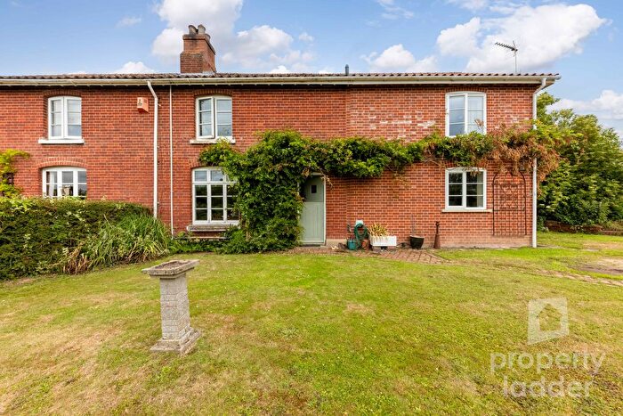 4 Bedroom Semi Detached House For Sale In Belaugh Green Lane, Coltishall, Norwich, NR12