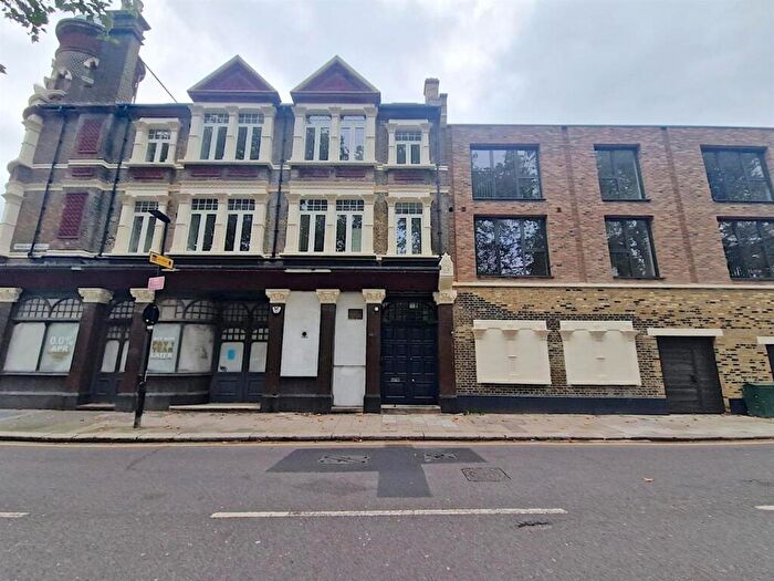 2 Bedroom Flat To Rent In Frobisher Road, London, N8