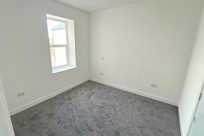 2 Bedroom Apartment To Rent In South Parade, Whitley Bay, NE26