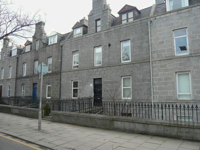 2 Bedroom Flat To Rent In King Street, Aberdeen, AB24