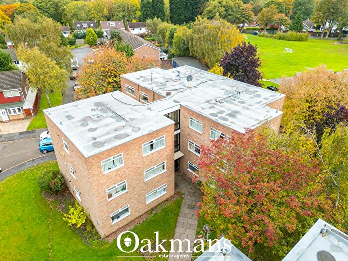 2 Bedroom Apartment For Sale In Winchfield Drive, Birmingham, West Midlands, B17