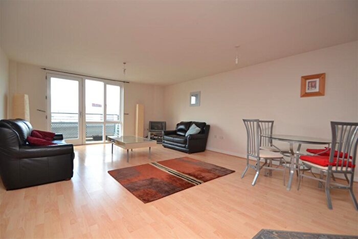 2 Bedroom Apartment To Rent In Aspect, Leeds, LS2