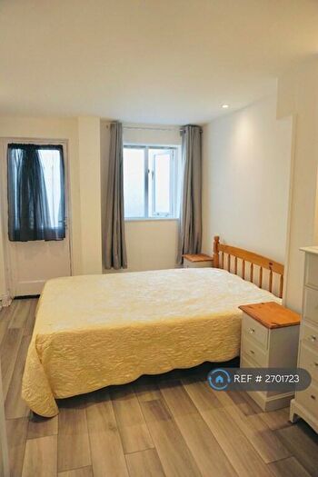 1 Bedroom Flat To Rent In Queen Street, Portsmouth, PO1