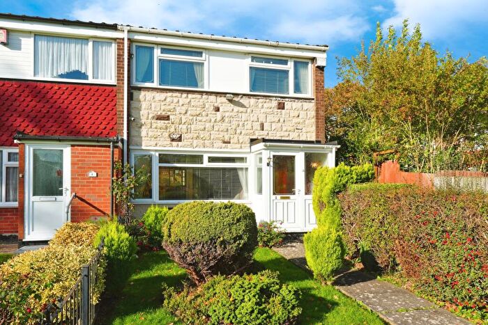 3 Bedroom End Of Terrace House For Sale In Grazebrook Croft, Birmingham, B32