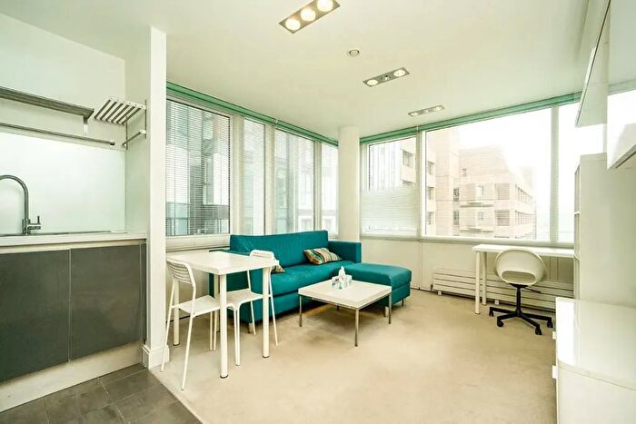 2 Bedroom Flat For Sale In One Park West, Strand Street, Liverpool, L1