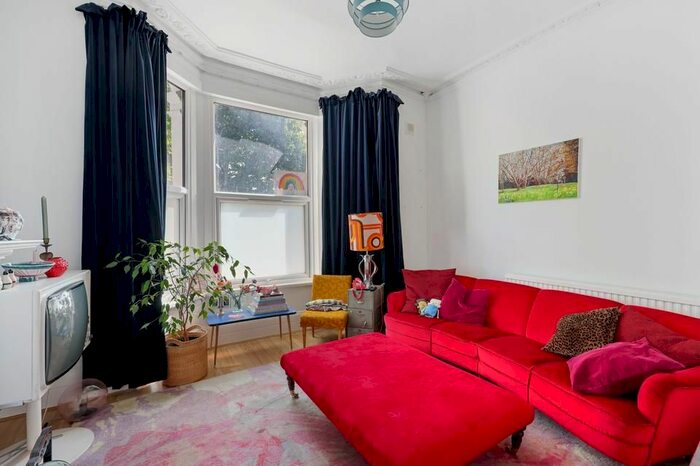 1 Bedroom Flat To Rent In Asylum Road, Peckham, London, SE15