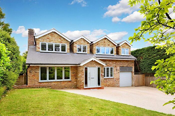 5 Bedroom Detached House For Sale In Chiltern Hill, Chalfont St. Peter, Buckinghamshire, SL9