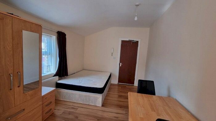 Studio To Rent In Parkhurst Road, London, N22